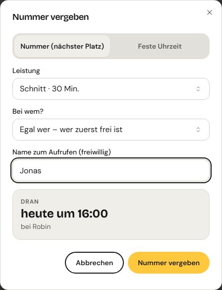 „Nummer vergeben“: Leistung, Person und freiwillig ein Name. Der nächste freie Platz steht gleich dabei.